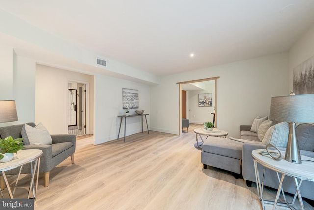 14737 JARNIGAN ST, Centreville, VA 20120