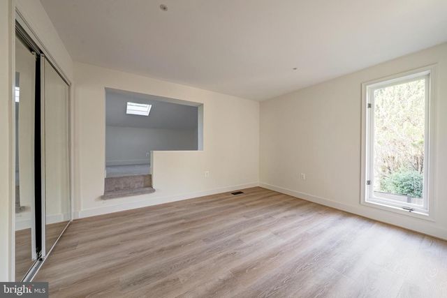 14737 JARNIGAN ST, Centreville, VA 20120