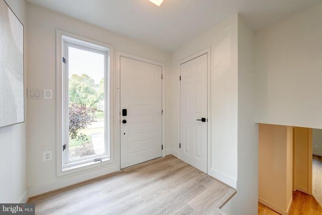 14737 JARNIGAN ST, Centreville, VA 20120