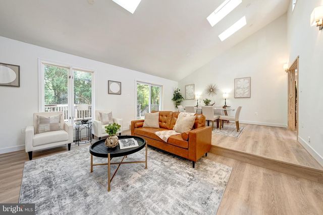 14737 JARNIGAN ST, Centreville, VA 20120