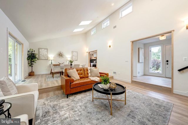 14737 JARNIGAN ST, Centreville, VA 20120