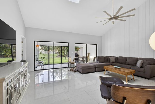 11894 Donlin Drive, Wellington, FL 33414