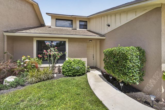 11894 Donlin Drive, Wellington, FL 33414