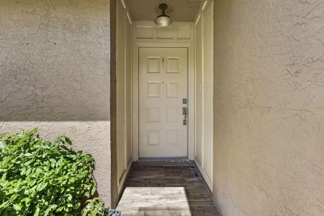 11894 Donlin Drive, Wellington, FL 33414