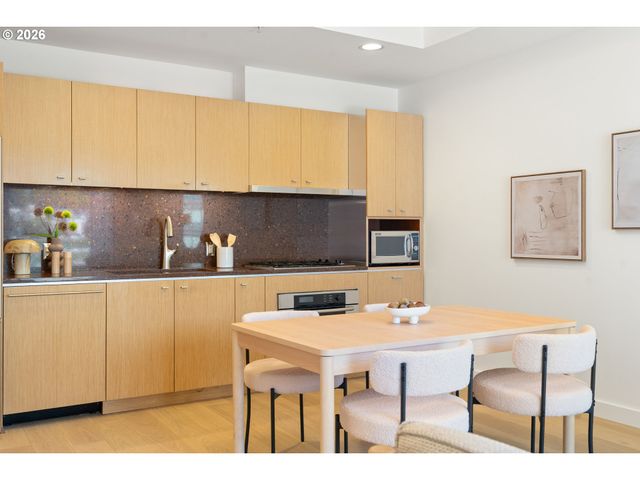 841 S GAINES St 816, Portland, OR 97239