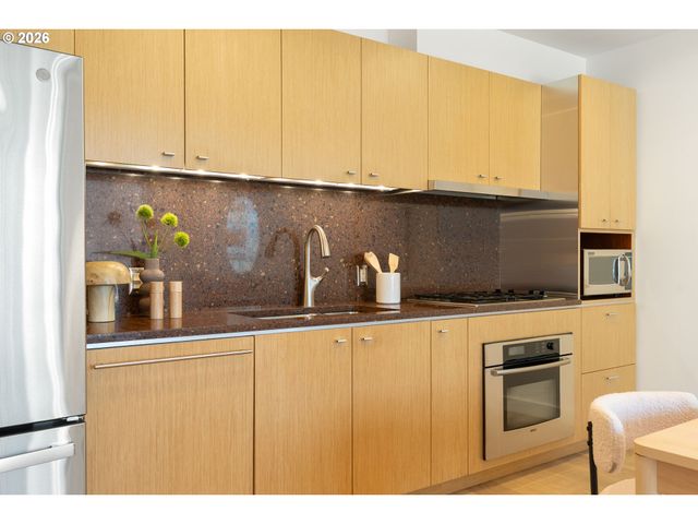 841 S GAINES St 816, Portland, OR 97239
