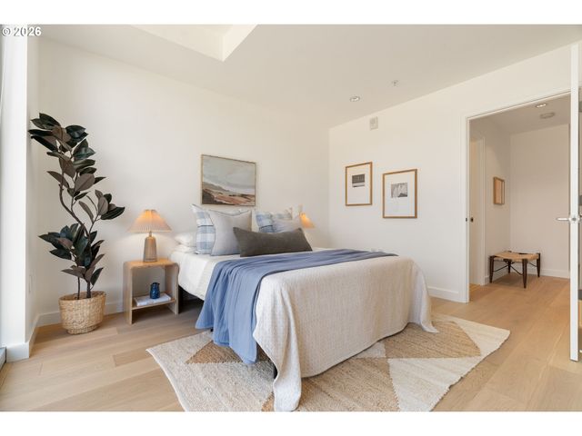 841 S GAINES St 816, Portland, OR 97239