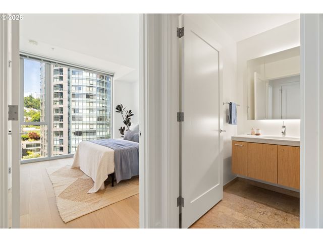 841 S GAINES St 816, Portland, OR 97239