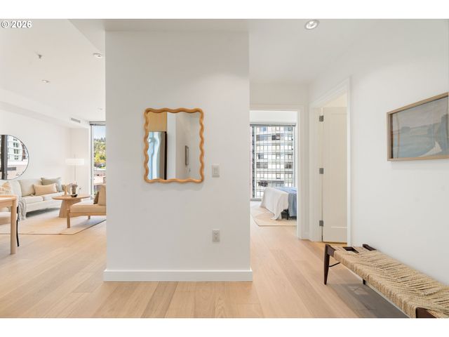 841 S GAINES St 816, Portland, OR 97239