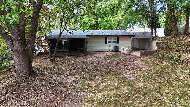 702 Locust Street, Festus, MO 63028