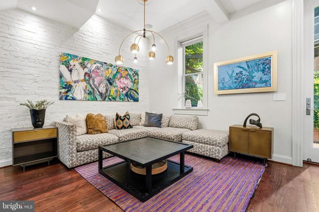 2121 R ST NW, Washington, DC 20008