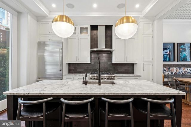 2121 R ST NW, Washington, DC 20008