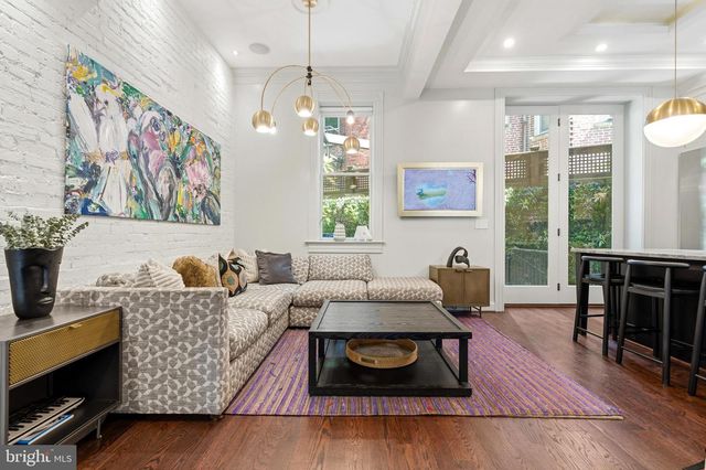 2121 R ST NW, Washington, DC 20008