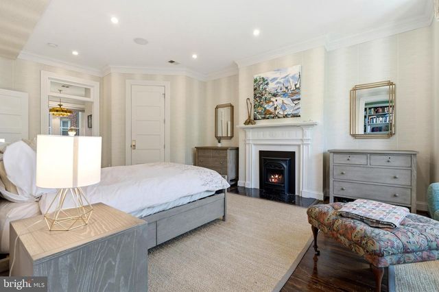 2121 R ST NW, Washington, DC 20008