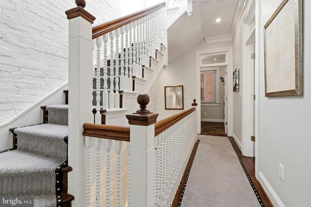 2121 R ST NW, Washington, DC 20008