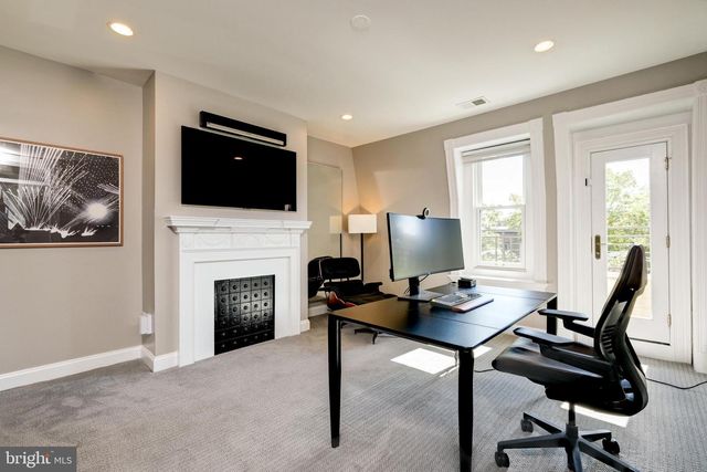 2121 R ST NW, Washington, DC 20008