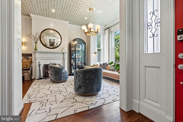2121 R ST NW, Washington, DC 20008
