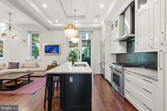 2121 R ST NW, Washington, DC 20008