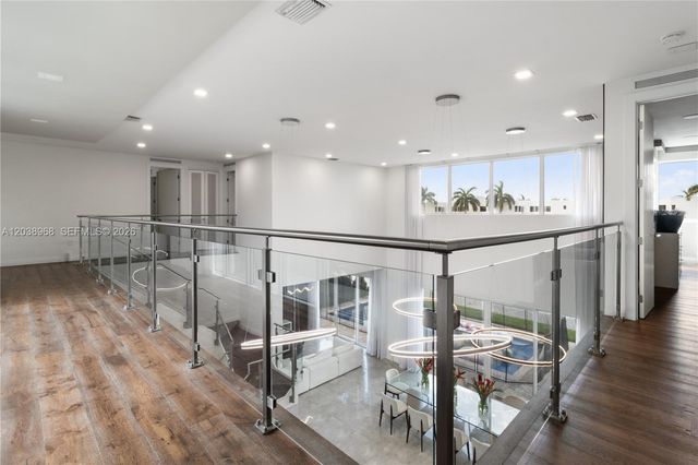 10261 NW 74th Ter, Doral, FL 33178