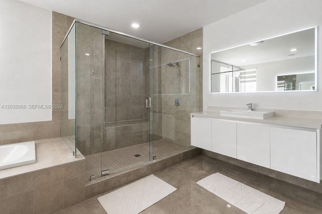 10261 NW 74th Ter, Doral, FL 33178