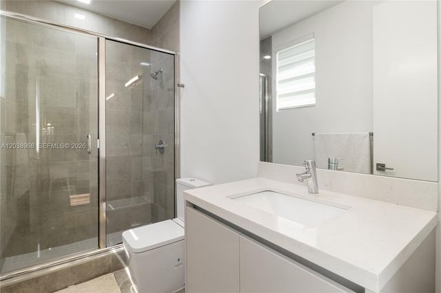 10261 NW 74th Ter, Doral, FL 33178