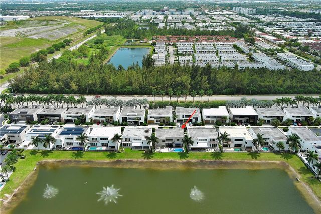 10261 NW 74th Ter, Doral, FL 33178