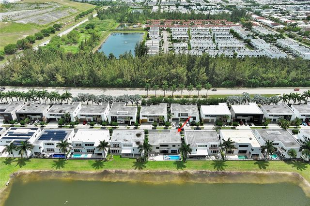 10261 NW 74th Ter, Doral, FL 33178