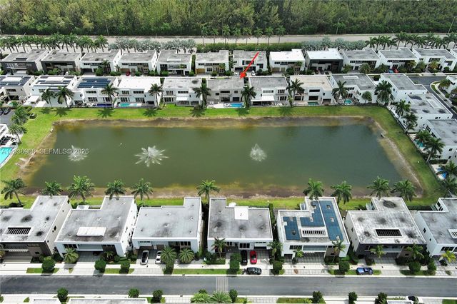 10261 NW 74th Ter, Doral, FL 33178