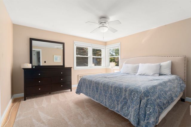 39 Robin Rd, Wakefield, MA 01880