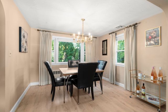39 Robin Rd, Wakefield, MA 01880