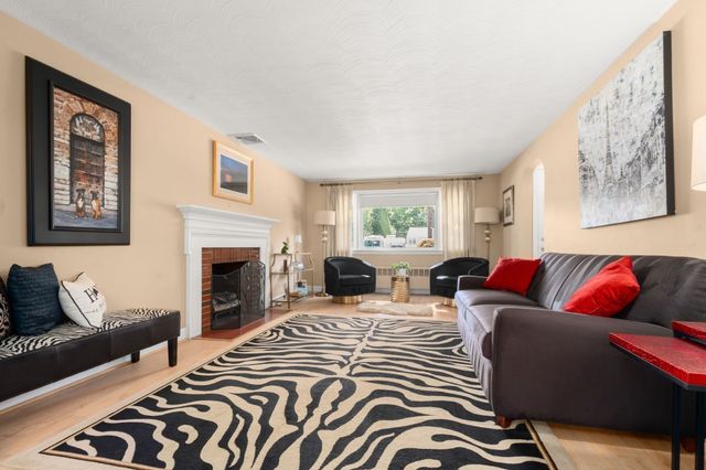 39 Robin Rd, Wakefield, MA 01880