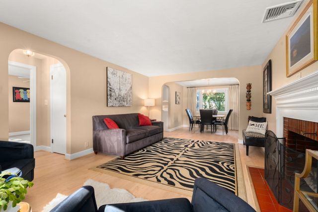 39 Robin Rd, Wakefield, MA 01880