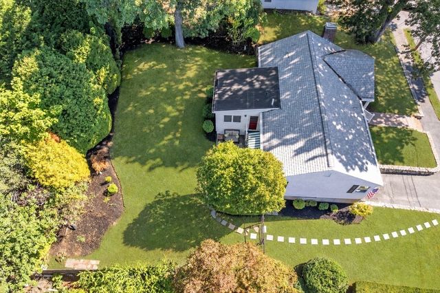 39 Robin Rd, Wakefield, MA 01880