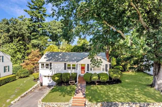 39 Robin Rd, Wakefield, MA 01880