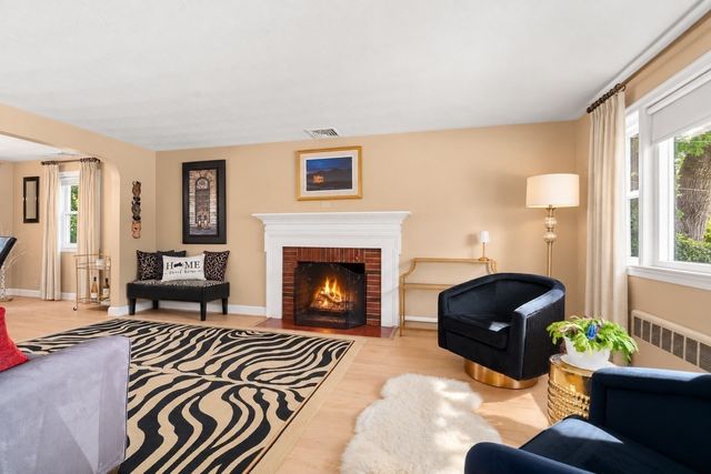 39 Robin Rd, Wakefield, MA 01880