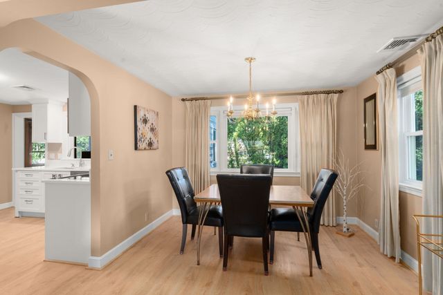 39 Robin Rd, Wakefield, MA 01880