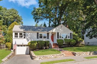 39 Robin Rd, Wakefield, MA 01880