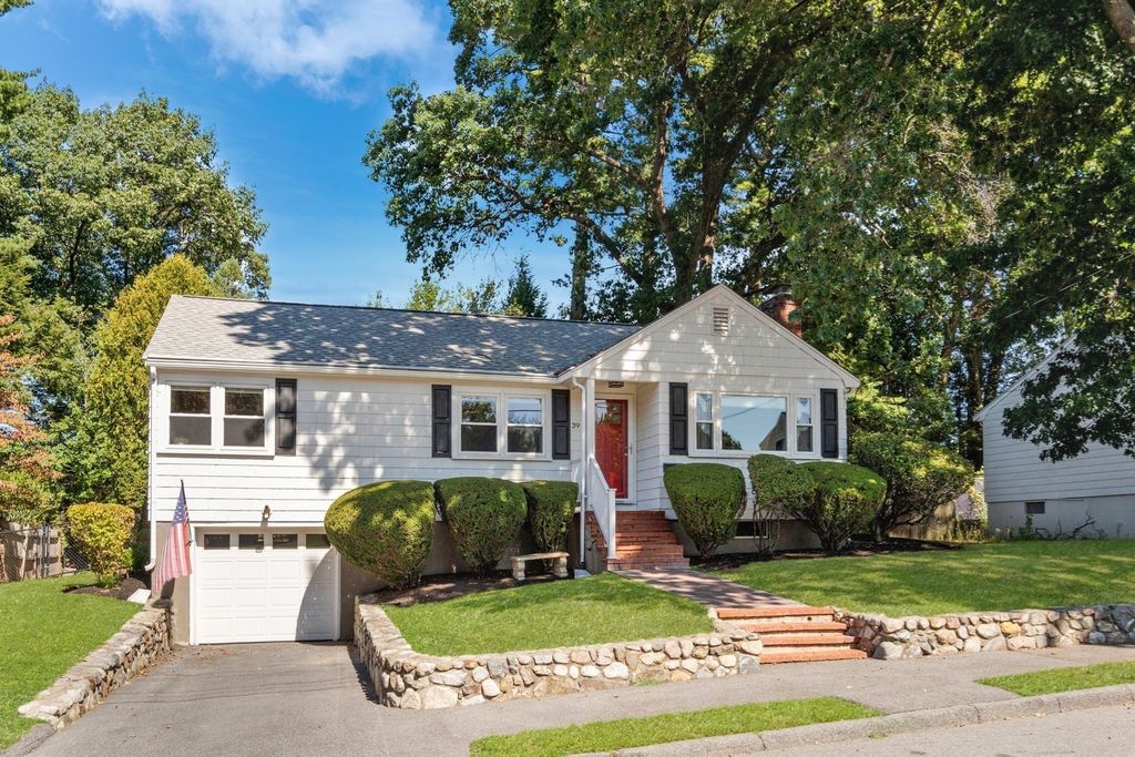 39 Robin Rd, Wakefield, MA 01880