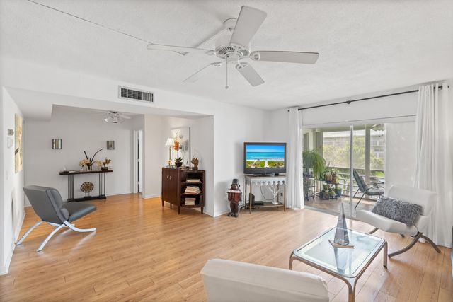 25 SE 13th Street B3, Boca Raton, FL 33432