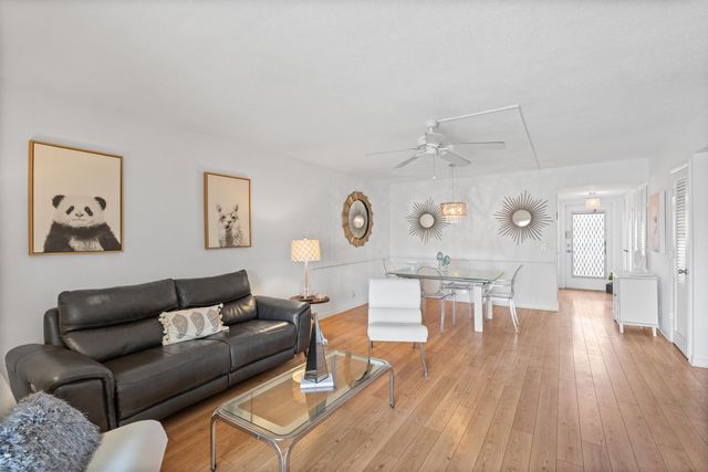 25 SE 13th Street B3, Boca Raton, FL 33432