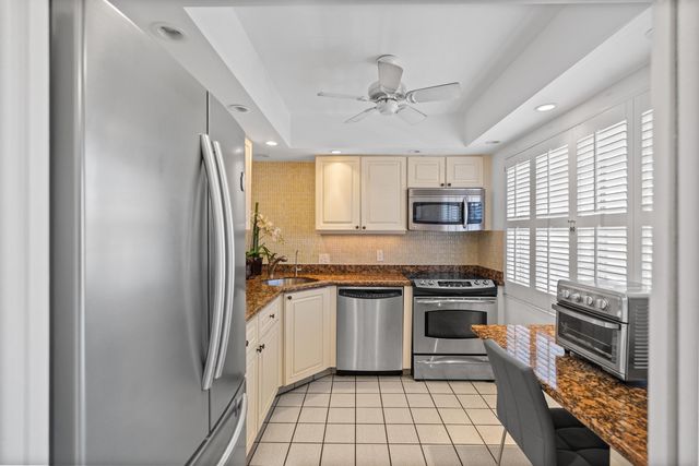 25 SE 13th Street B3, Boca Raton, FL 33432