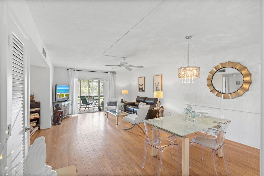 25 SE 13th Street B3, Boca Raton, FL 33432