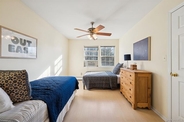 7 Huckleberry Lane, Hampton Bays, NY 11946