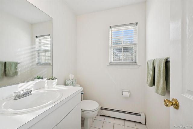 7 Huckleberry Lane, Hampton Bays, NY 11946