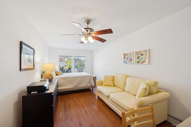 7 Huckleberry Lane, Hampton Bays, NY 11946