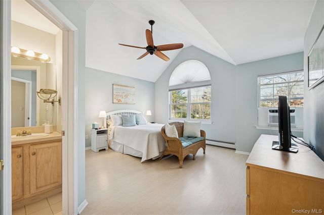 7 Huckleberry Lane, Hampton Bays, NY 11946