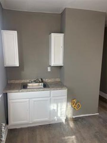 65 Portage Street, Highland Park, MI 48203