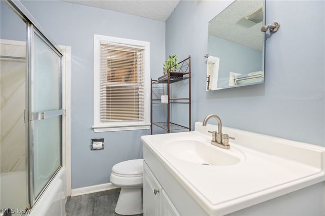 1881 Adelaide Boulevard, Akron, OH 44305