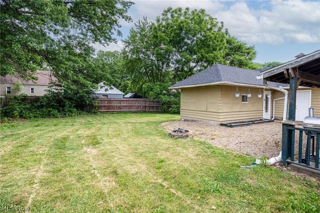 1881 Adelaide Boulevard, Akron, OH 44305
