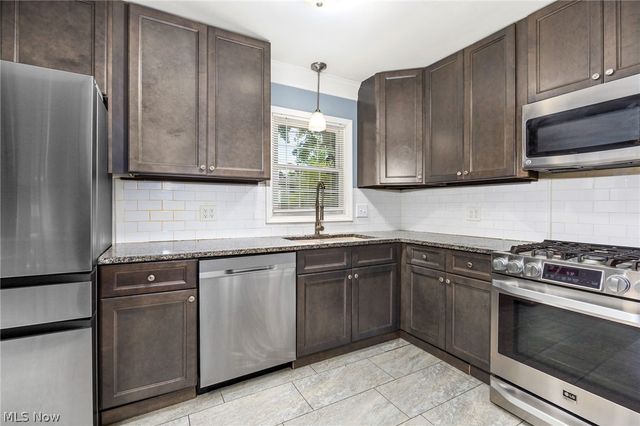 1881 Adelaide Boulevard, Akron, OH 44305